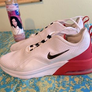 Nike Air Max Motion 2 C.Bulls Red and White